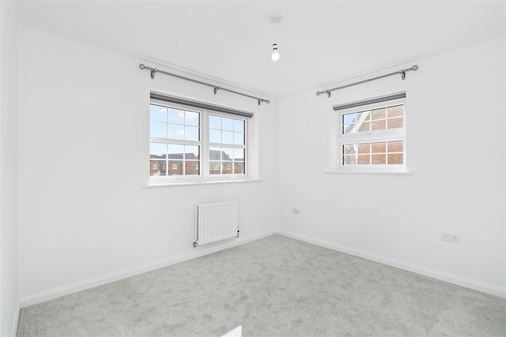 3 bed property in Saddle Close, Braintree